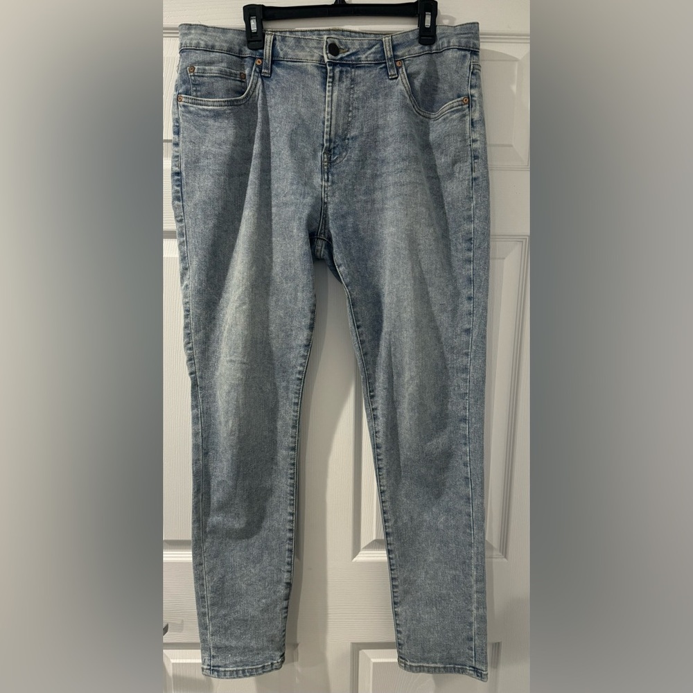2/$20 Aeropostale Men's Denim Athletic Skinny Jeans - Picture 1 of 6